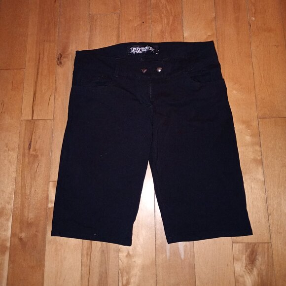 Capris Lip Service - Picture 1 of 3